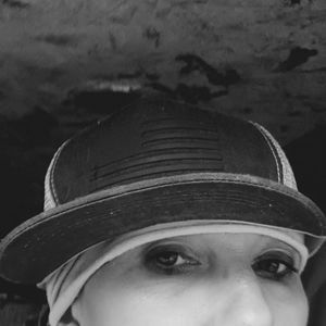 Meet your Posher, Carrie